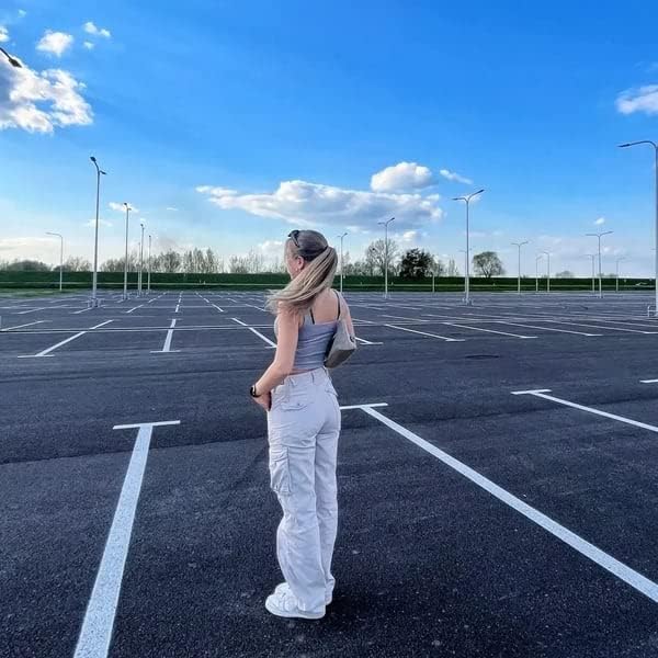 Sienna DeLuca | Women's Multi Pocket Cargo Jeans
