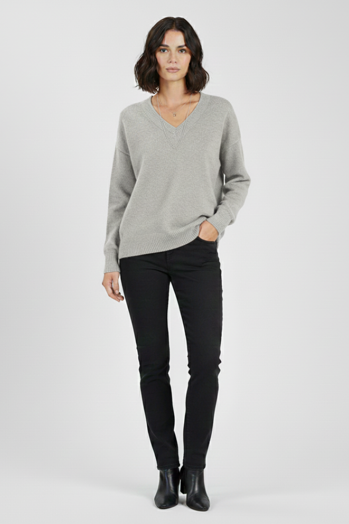 Petra | Women's V-Neck Long Sleeve Pullover Knit Sweater