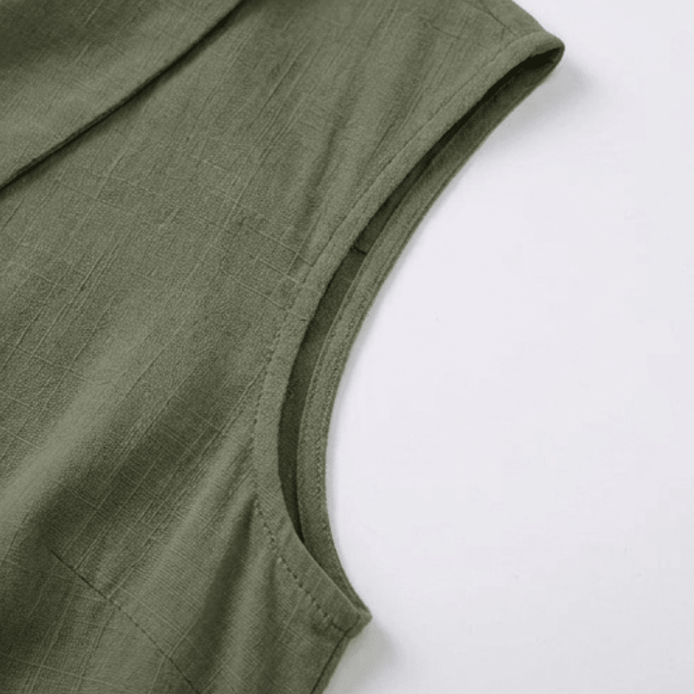 Carinda | Sleeveless Collared Button Blouse