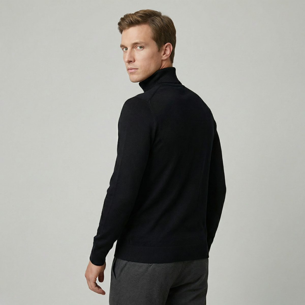 Cuthbert | Fitted Turtleneck Knit Sweater Easy Layering