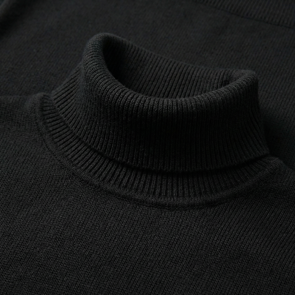 Cuthbert | Fitted Turtleneck Knit Sweater Easy Layering