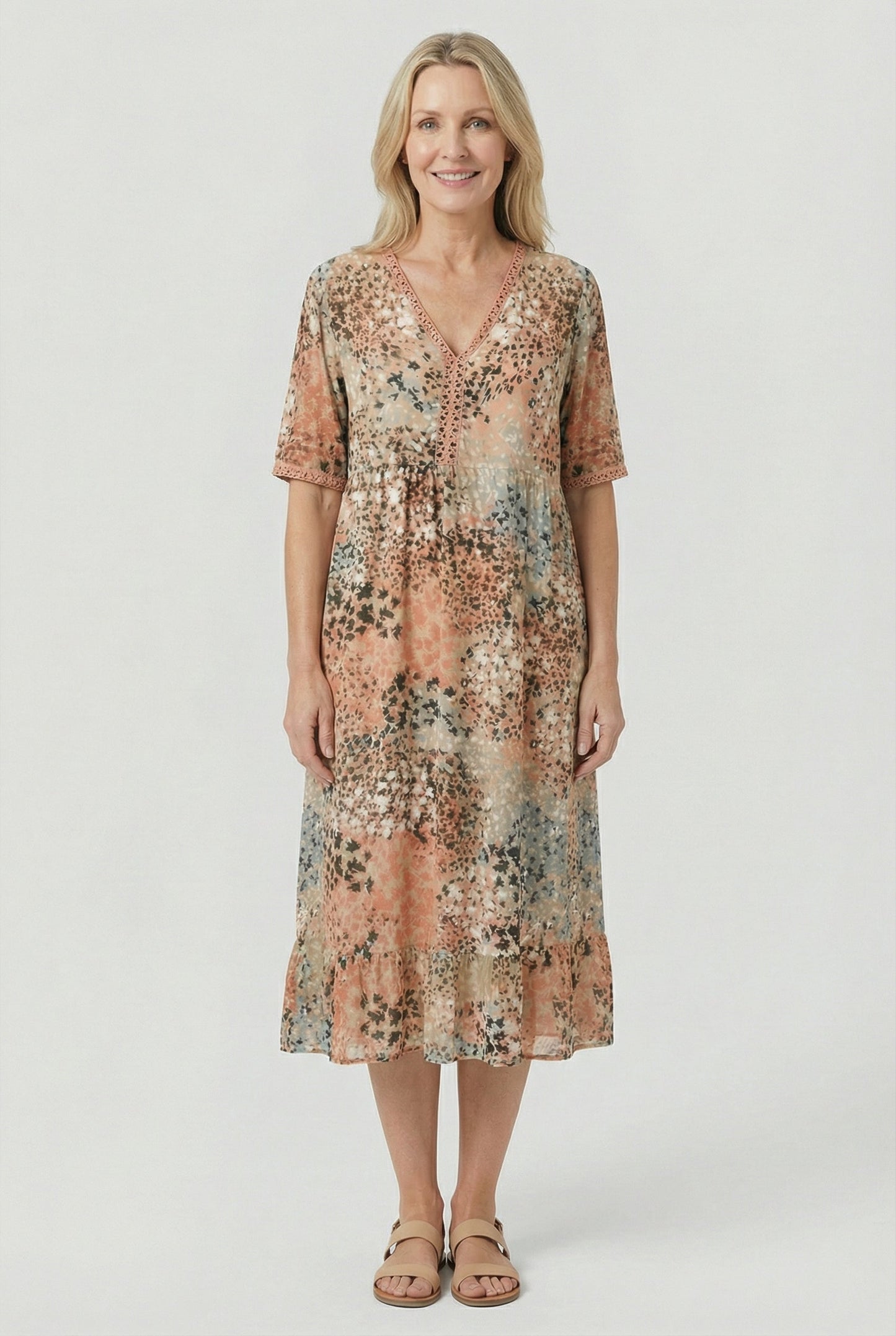 Relaxed Floral Print Midi Dress with Pockets — Short Sleeve