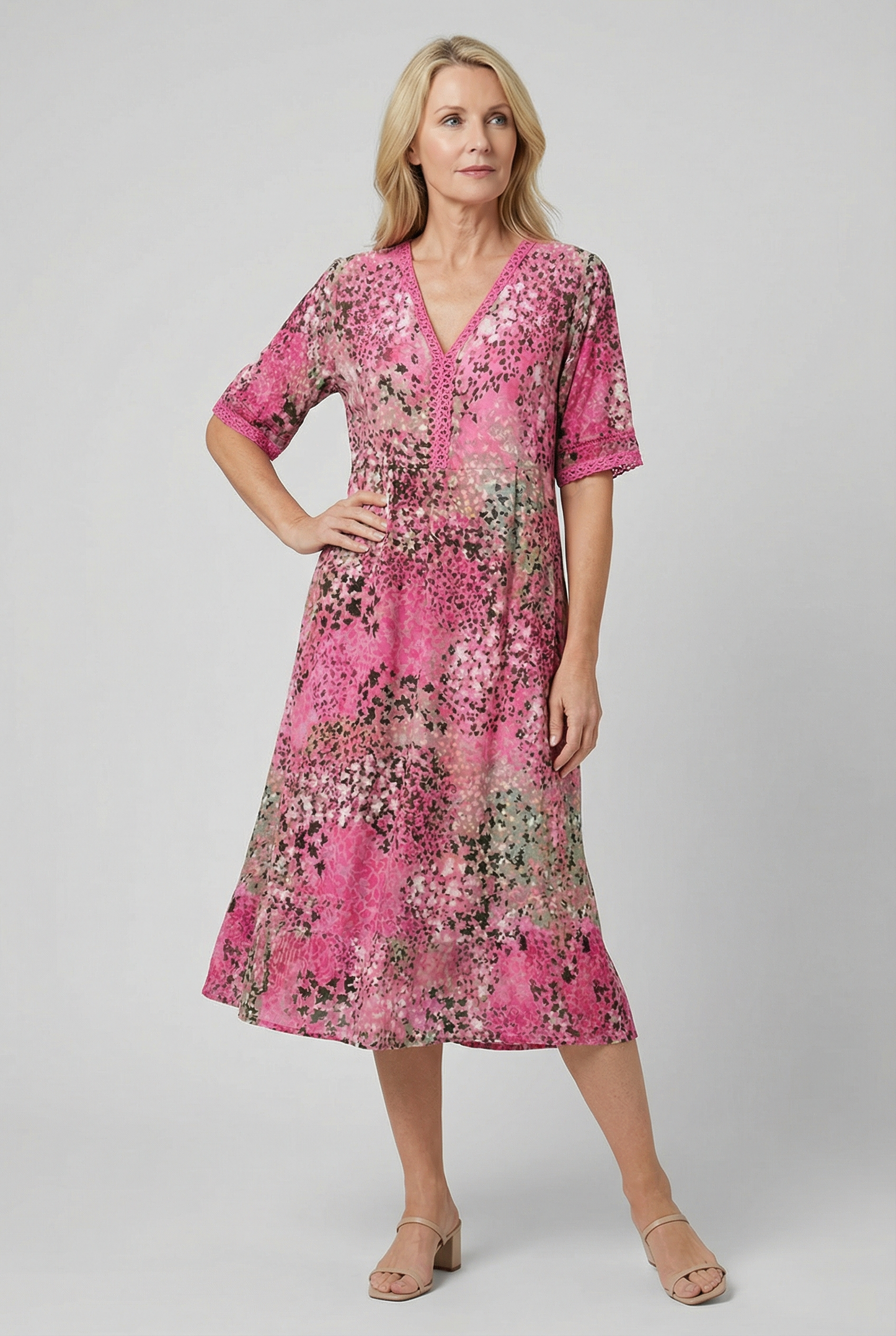 Relaxed Floral Print Midi Dress with Pockets — Short Sleeve