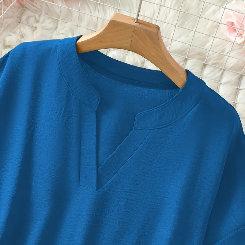 Daniela | Lightweight V-Neck Top