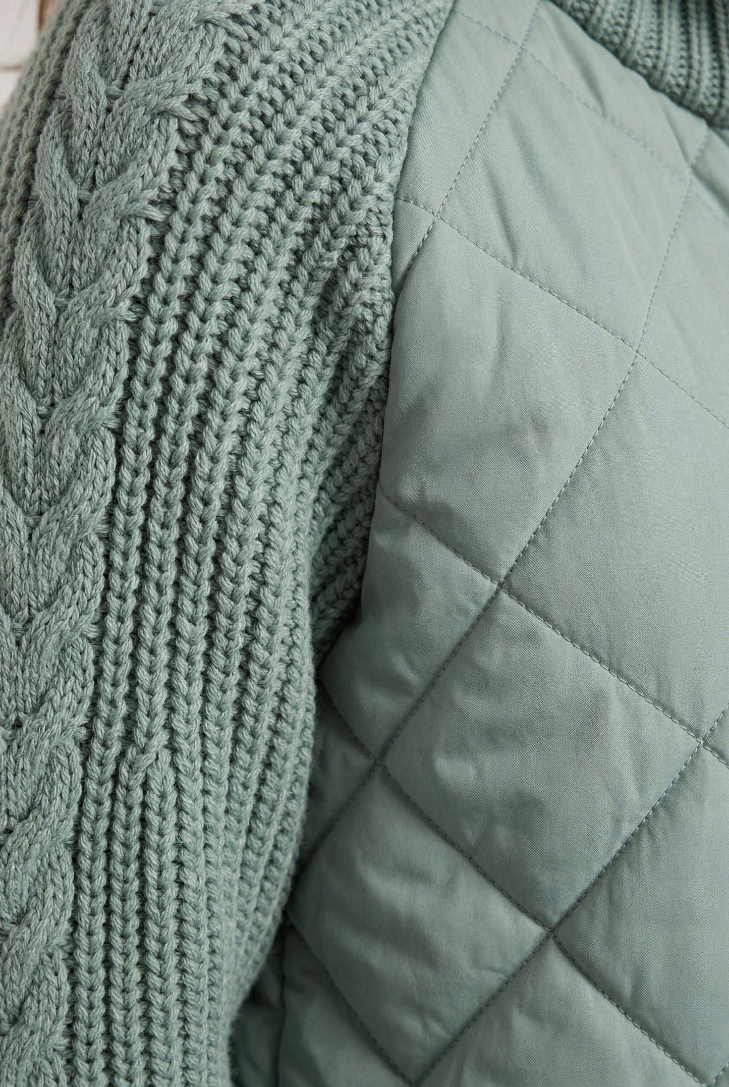 Harlow | Women's Diamond Quilted Hybrid Jacket, Knit Sleeves